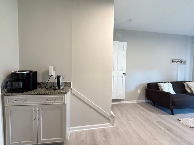 Building Photo - 1304 Iron Oak Cv