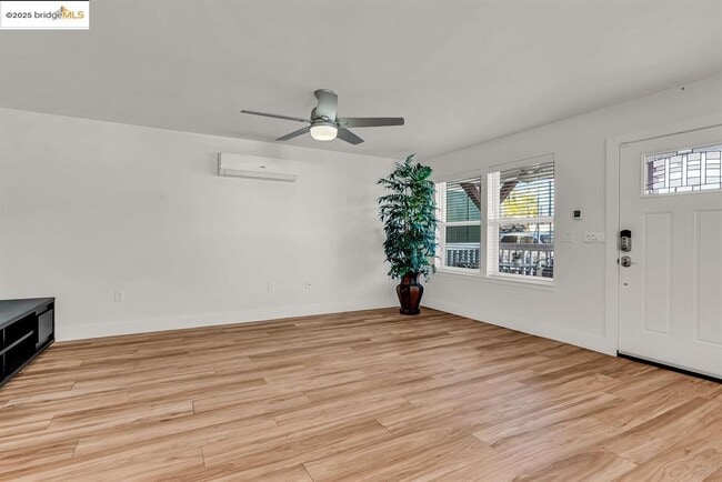 Building Photo - 507 Maple St