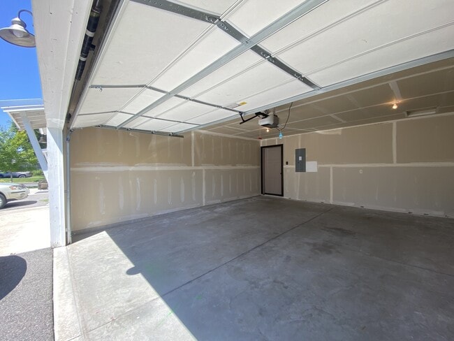 Building Photo - 2286 Gallatin Green Blvd