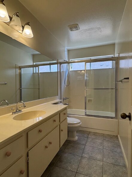 Building Photo - 12904 Sedge Ct