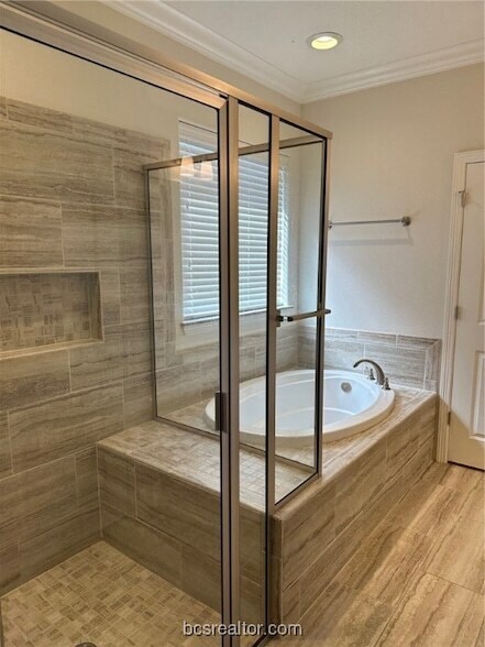 Building Photo - 15605 Long Creek Ln