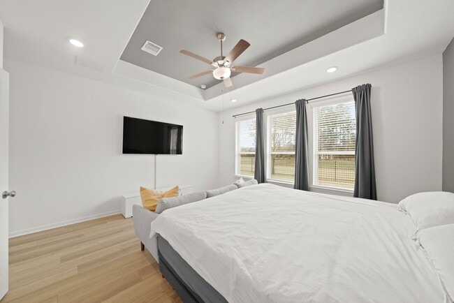 Building Photo - 9405 Vis Fls Trce