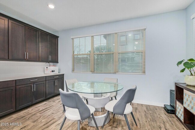 Building Photo - 1171 E Armstrong Wy