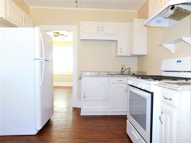 Building Photo - 808 N Elm St