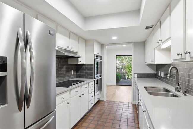 Building Photo - 48 Woodstone Square