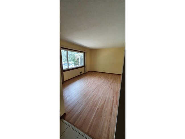 Building Photo - 4905 W 84th St
