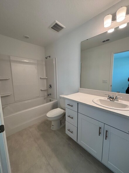 Building Photo - 2988 Skyline Lp