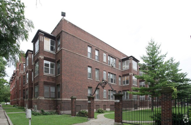 Primary Photo - 5417-5429 S University Ave