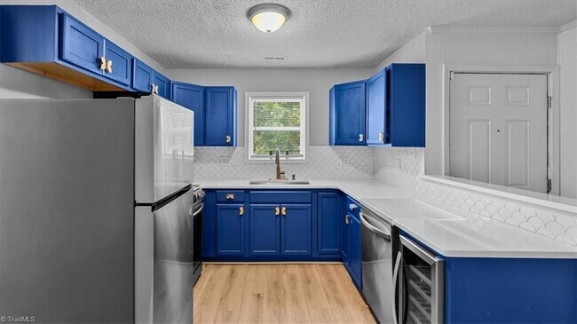 Building Photo - 1404 Denim Rd