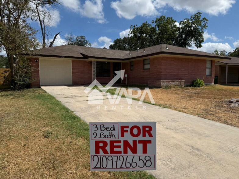 Primary Photo - 4907 Stoneleigh Dr