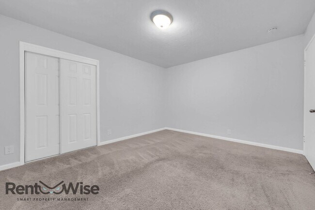 Building Photo - 2406 Kehoe Ave