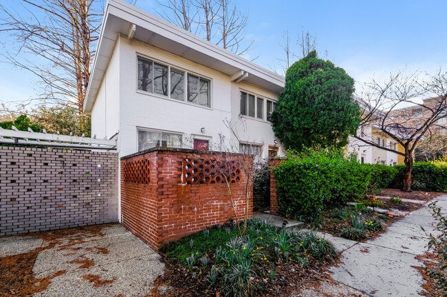 Building Photo - 847 3rd St SW