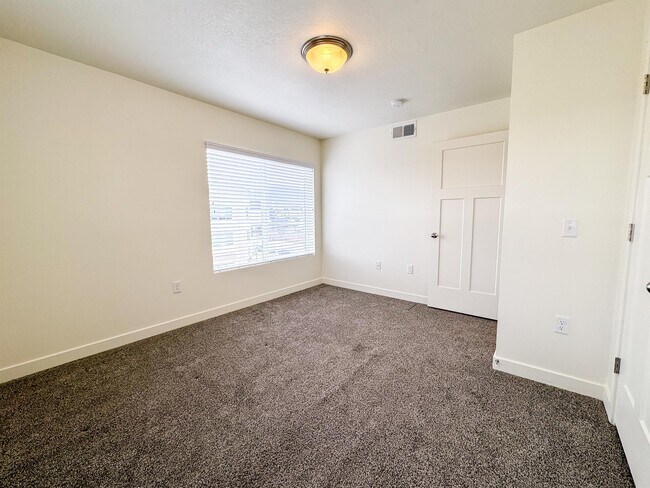 Building Photo - 531 S 850 E