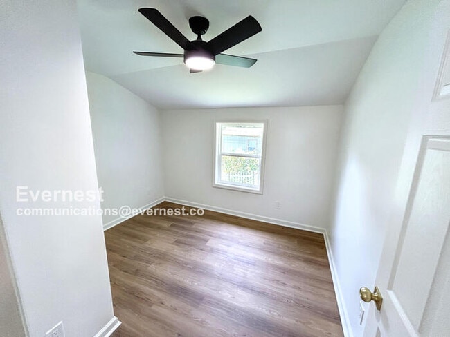 Building Photo - 1121 Lawley St