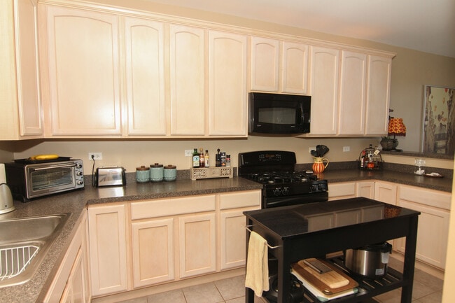 Building Photo - 2930 Glacier Way