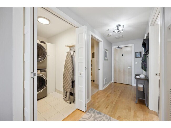 Building Photo - 1240 S 2nd St