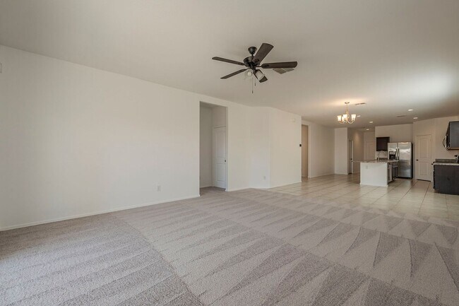 Building Photo - Gorgeous 4 Bed / 2 Bath Home – Move-In Rea...