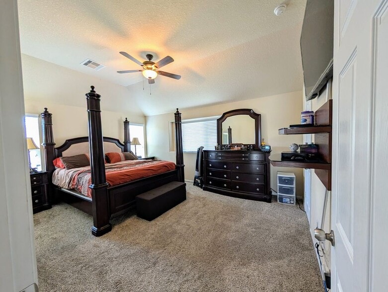 Building Photo - 12418 Greencanyon Dr