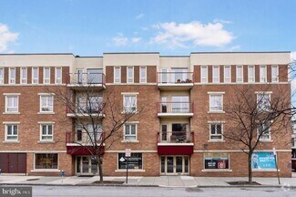 Building Photo - 911 S Charles St