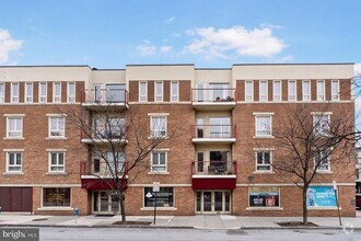 Building Photo - 911 S Charles St