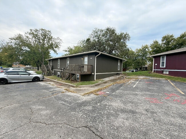 Building Photo - 212 Wheaton Ct