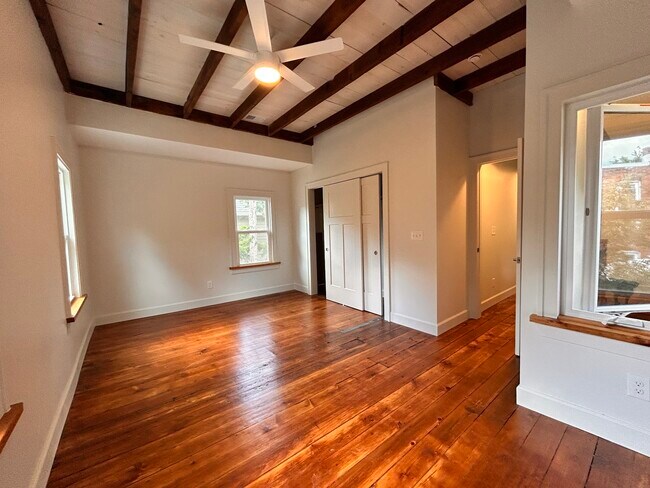Building Photo - 1624 Madison Ave