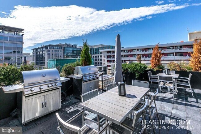 Building Photo - 809 6th St NW