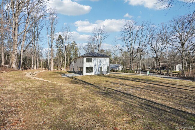 Building Photo - 400 Phillips Hill Rd