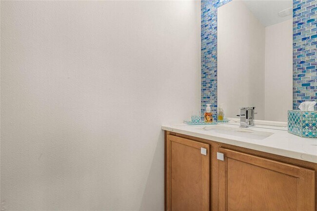 Building Photo - 3609 Simonton Pl