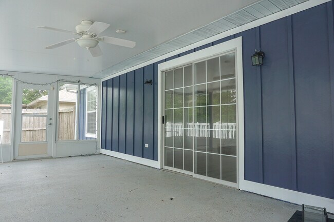Building Photo - 233 Grand Prix Dr