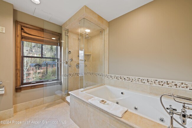 Building Photo - 415 E Dean St