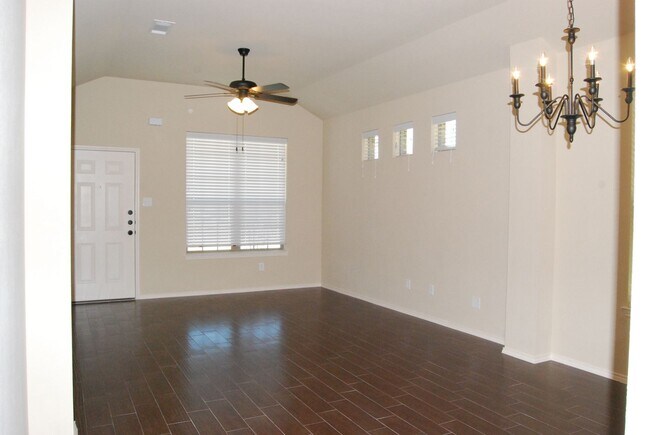 Building Photo - 371 Orbit Dr