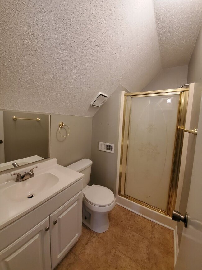 Building Photo - 3406 Oak Lawn Dr