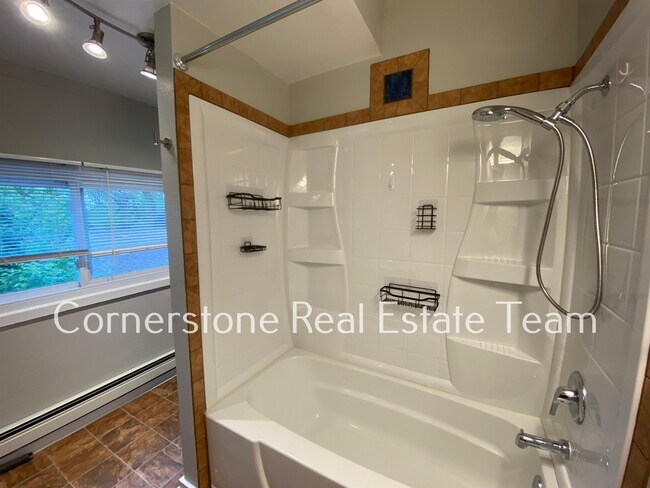 Building Photo - 2406 W Kiowa St