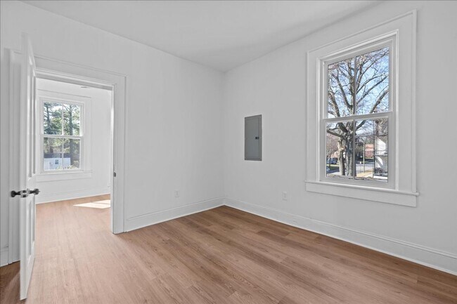 Building Photo - 258 Maryland Ave