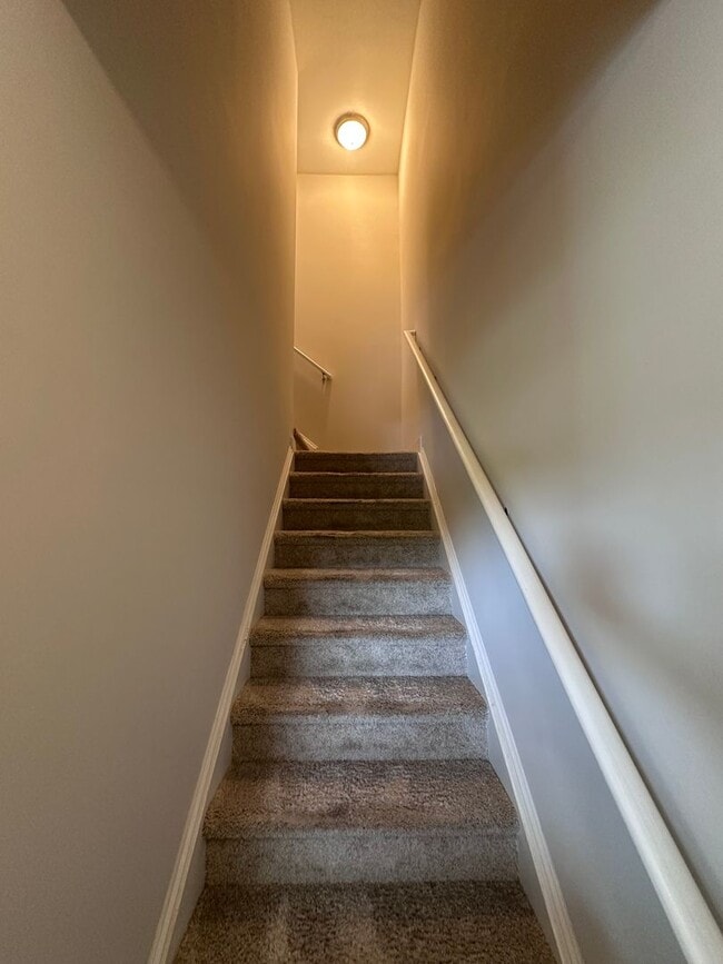 Building Photo - Modern 3BR/2.5BA Duplex – Perfect Location...