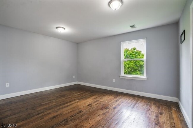 Building Photo - 414 S 16th St