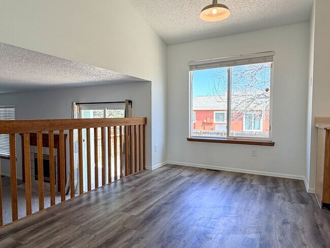 Building Photo - Single-Family Home in Littleton!