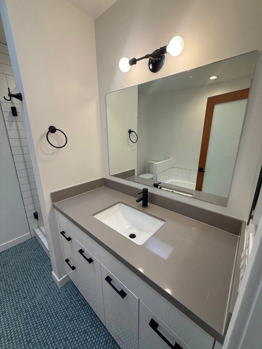 Building Photo - 850 2nd St