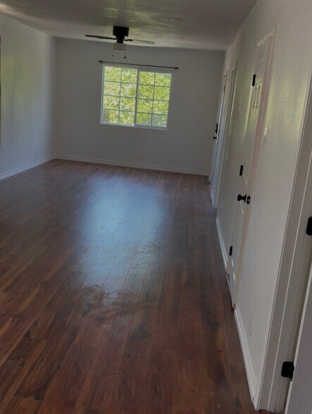 Living Area - 526 Brooks Ave