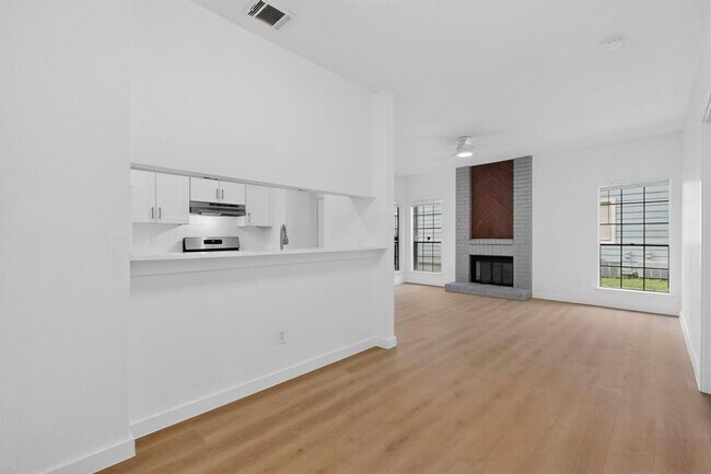 Building Photo - 11306 Nicole Cove