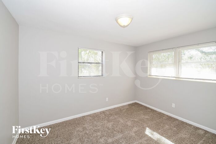Building Photo - 8017 Santillo Dr