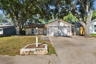 Building Photo - 7408 Lunar Dr