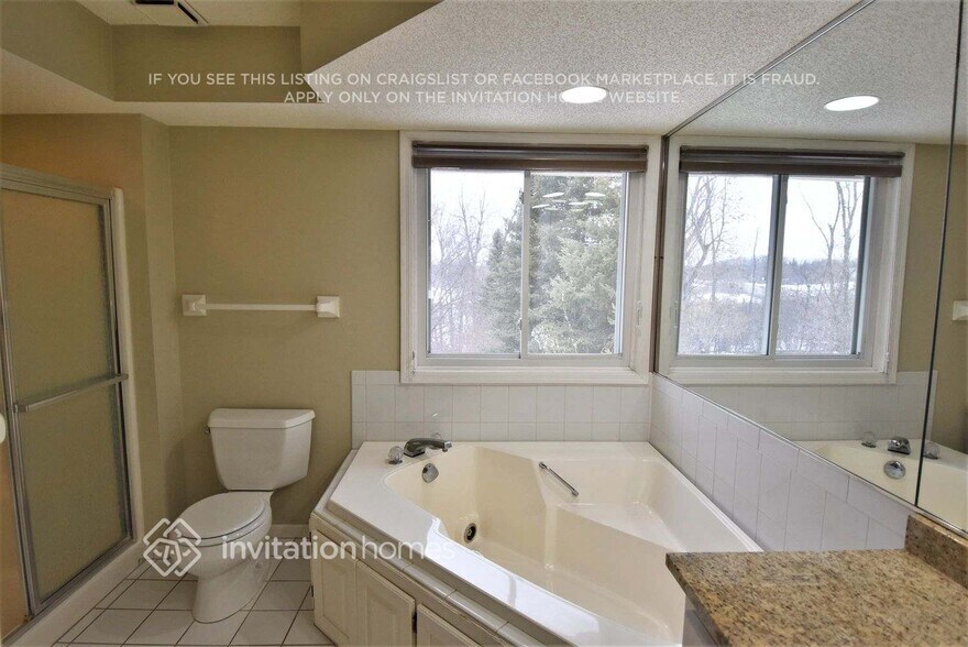 Building Photo - 21020 Floral Bay Dr N