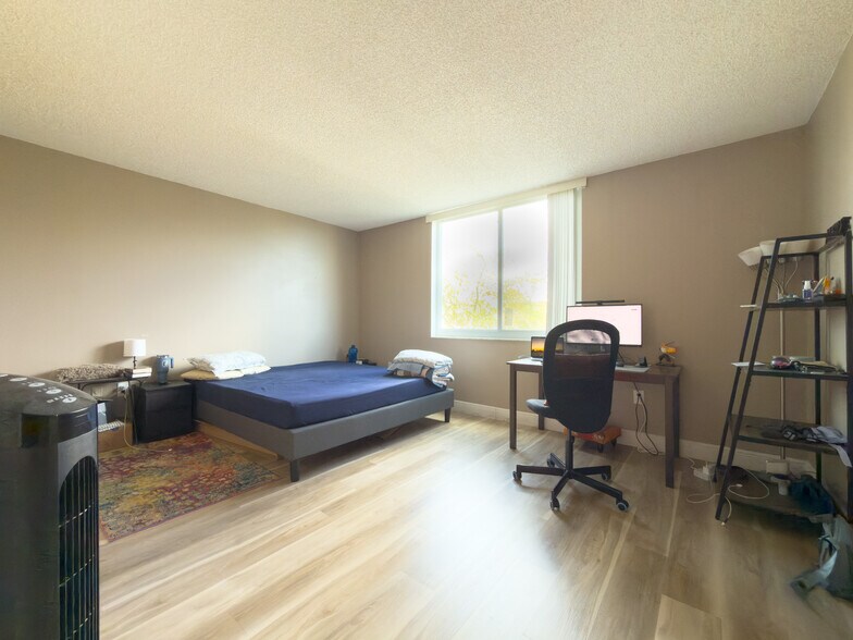 Building Photo - 919 Hillcrest Dr