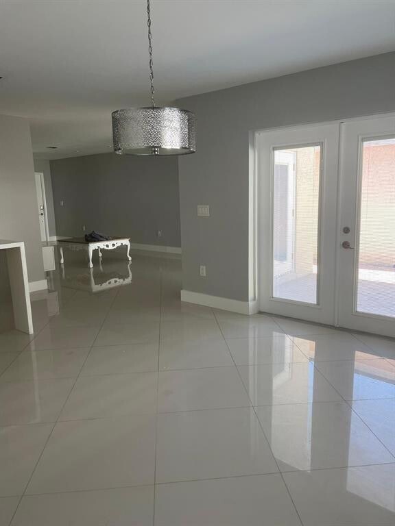 Building Photo - 4135 Eastridge Cir