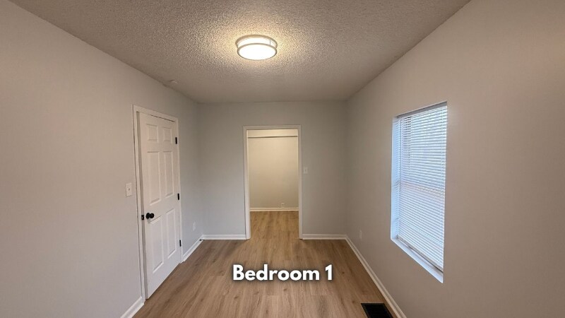 Building Photo - 907 S Cedar Ave