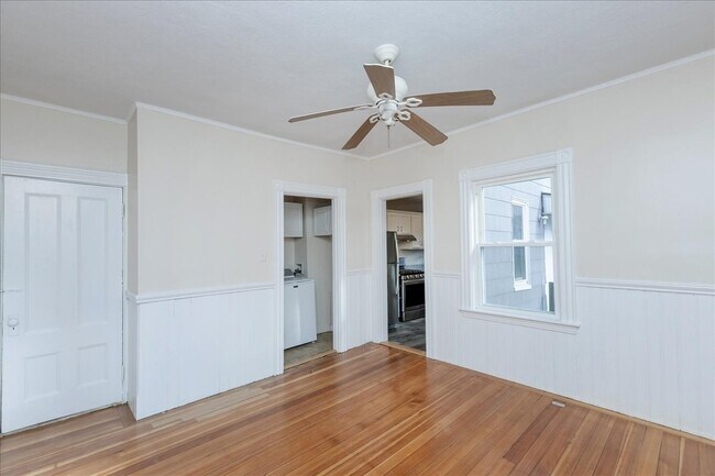 Building Photo - 7 Lapham St