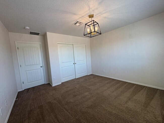 Building Photo - 1258 Questa Ct
