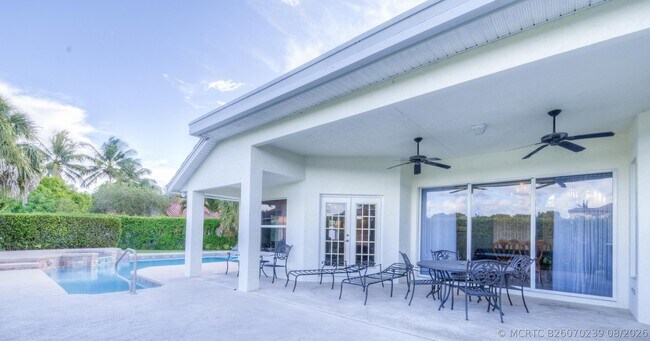 Building Photo - 2962 Bolton Ct